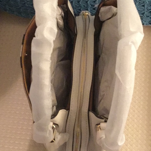 Coach Handbag - Picture 5 of 7